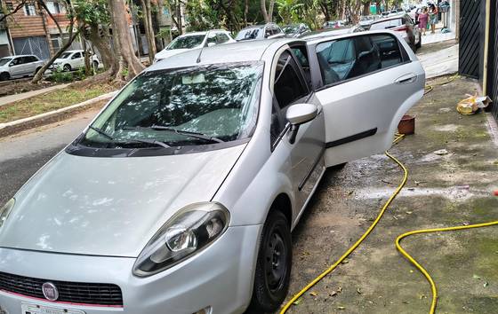 FIAT PUNTO 1.8 HLX 8V FLEX 4P MANUAL